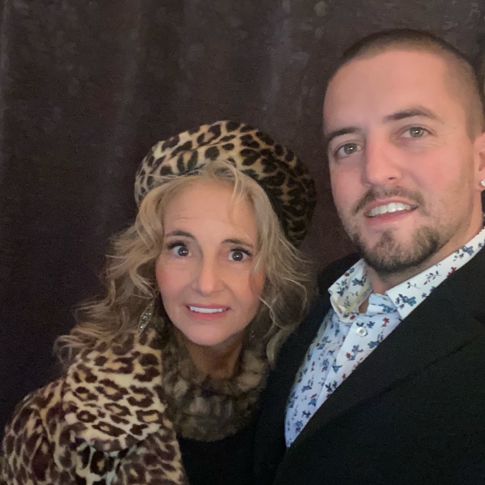 Meet your Posher, Leigh